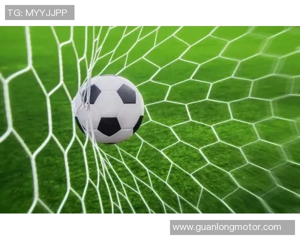 炙热足球激情尽在Kaka传奇壁纸中展现荣光与荣耀